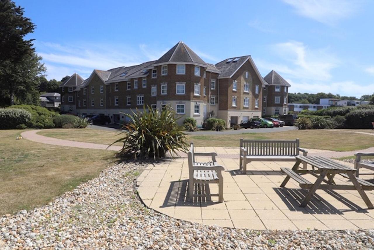 12A Solent Landing Direct Beach Access Bembridge Exterior photo