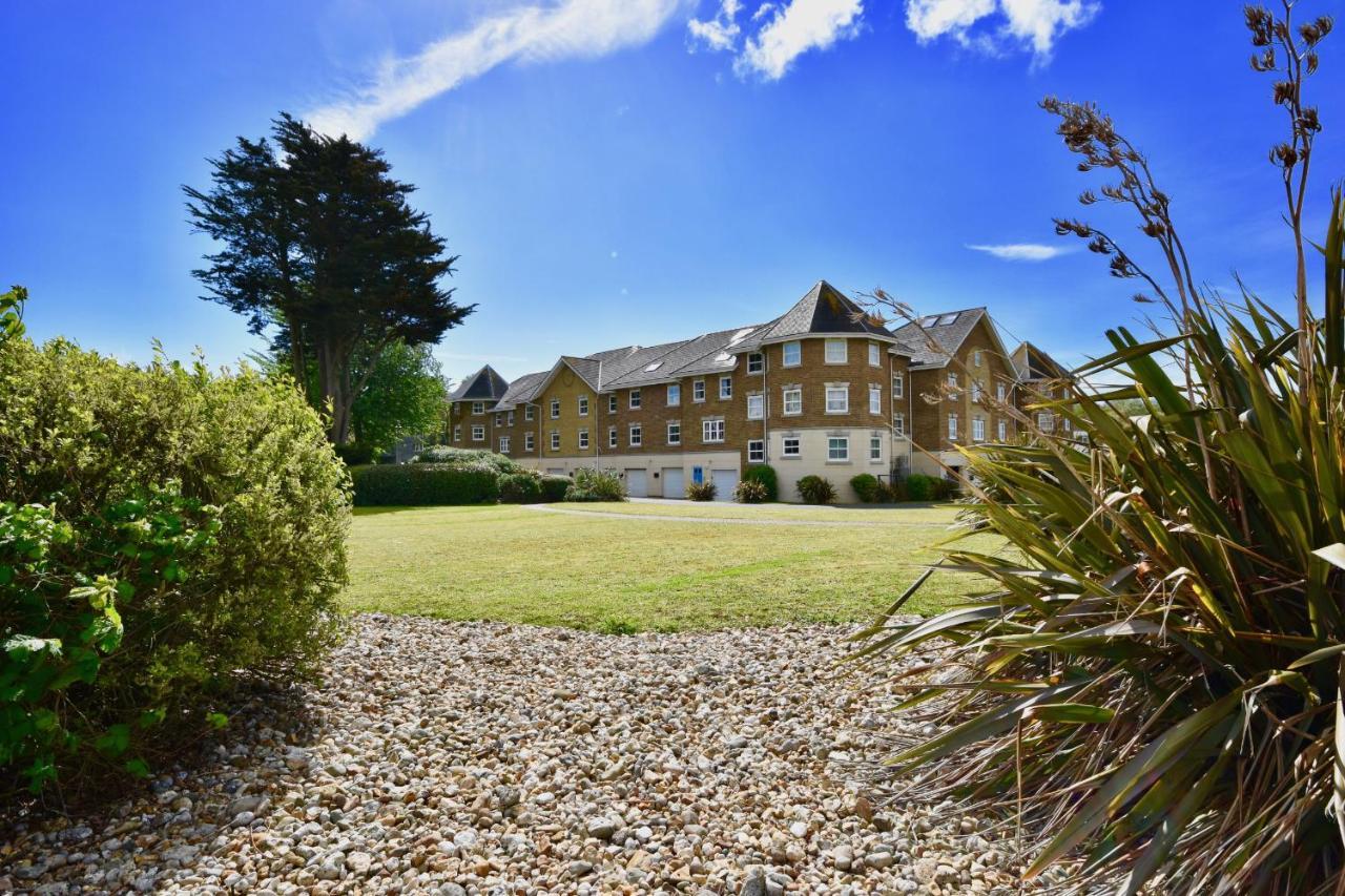 12A Solent Landing Direct Beach Access Bembridge Exterior photo