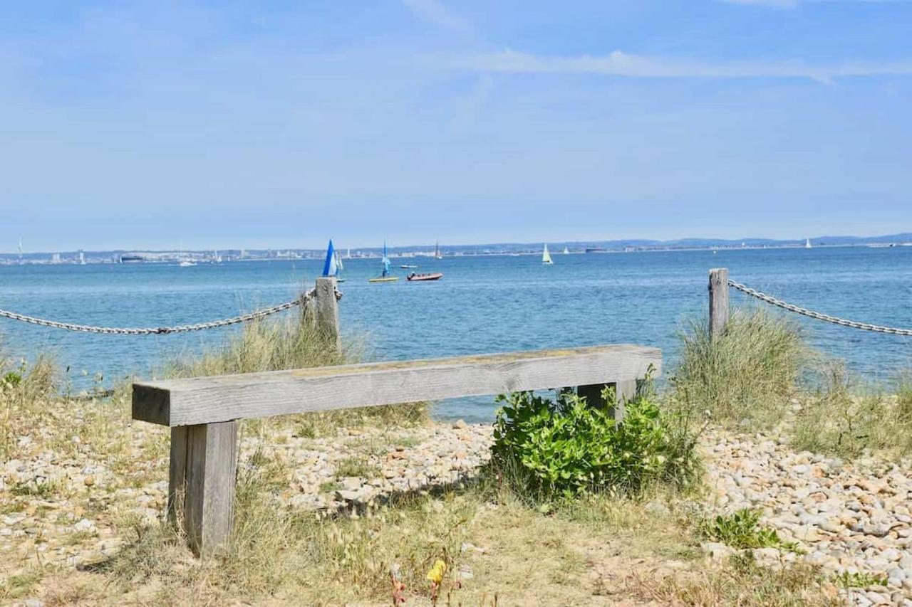 12A Solent Landing Direct Beach Access Bembridge Exterior photo